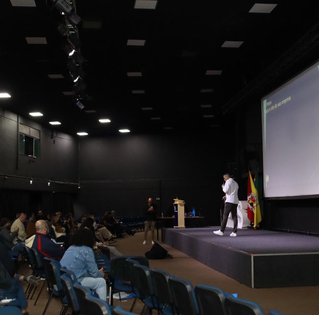 Anderson Dove em evento com clientes e empresários