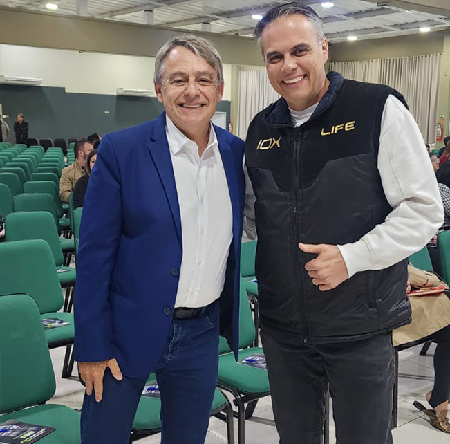 Anderson Dove com Eduardo Tevah em palestra de vendas